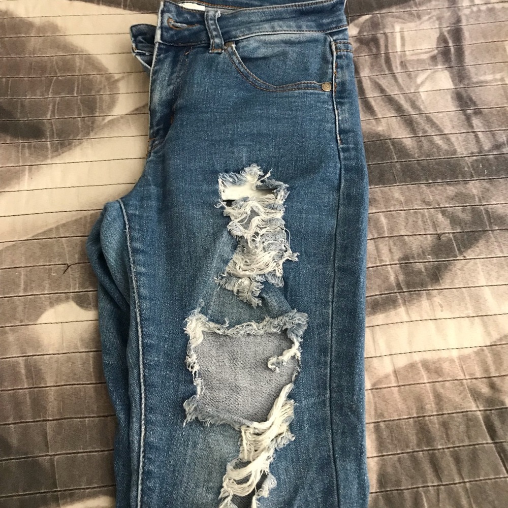 Distressed Denim Skinny Jeans